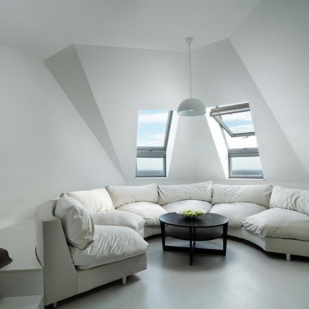 White Attic Apartment Οδησσός Εξωτερικό φωτογραφία