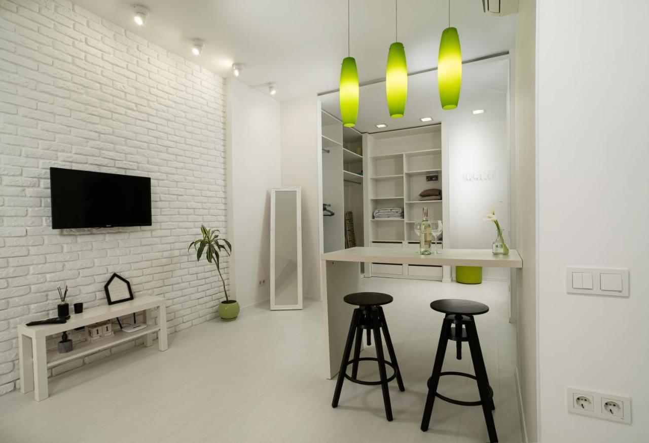 White Attic Apartment Οδησσός Εξωτερικό φωτογραφία