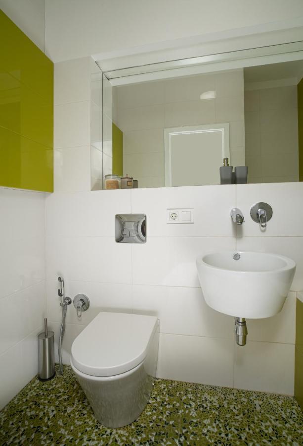 White Attic Apartment Οδησσός Εξωτερικό φωτογραφία